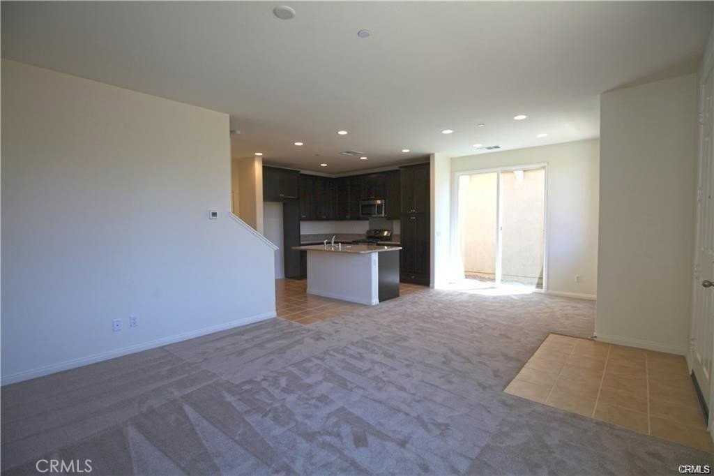 710 Banyan Way - Photo 2 of 18