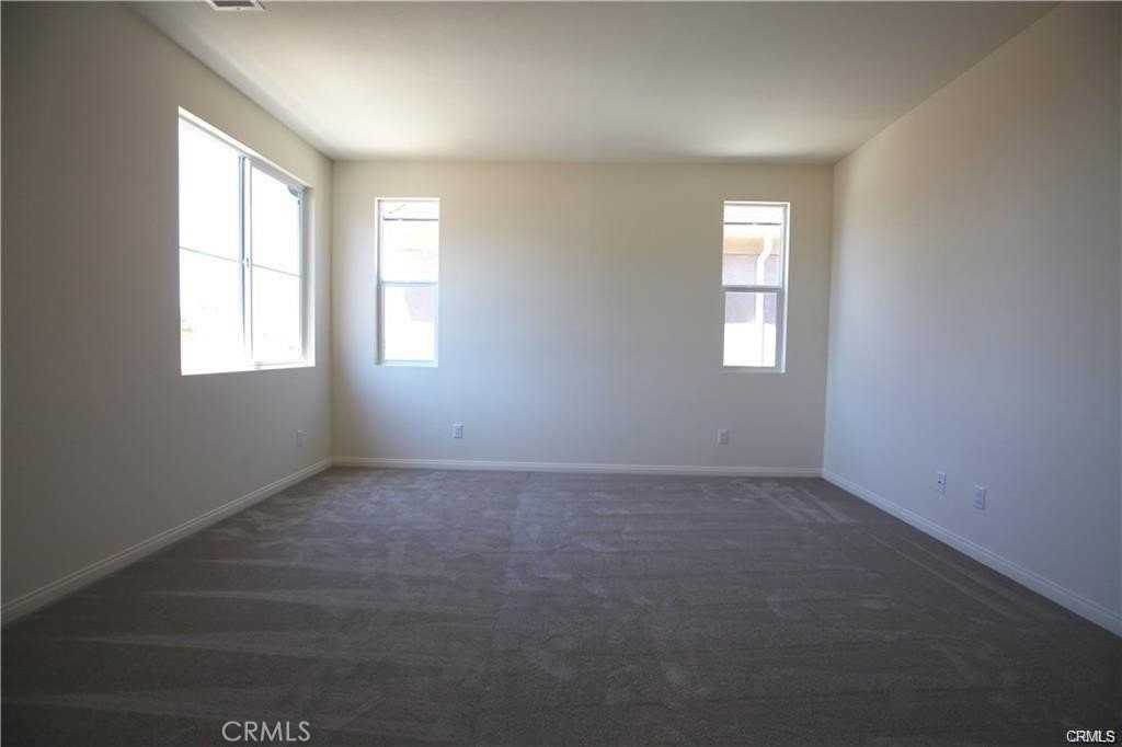 710 Banyan Way - Photo 7 of 18