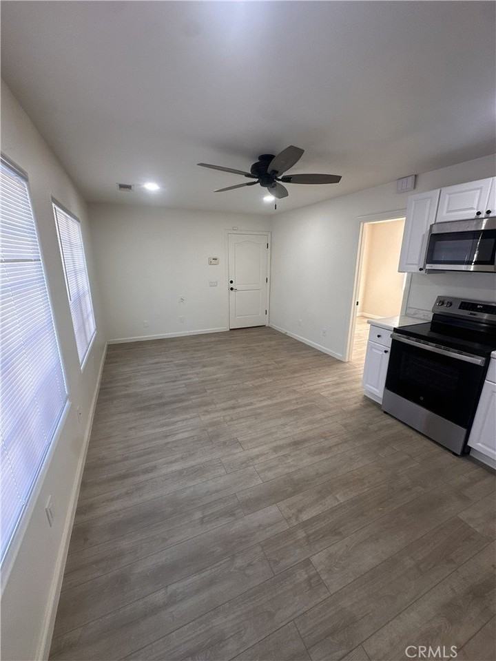 3835 Camellia Dr - Photo 2 of 6