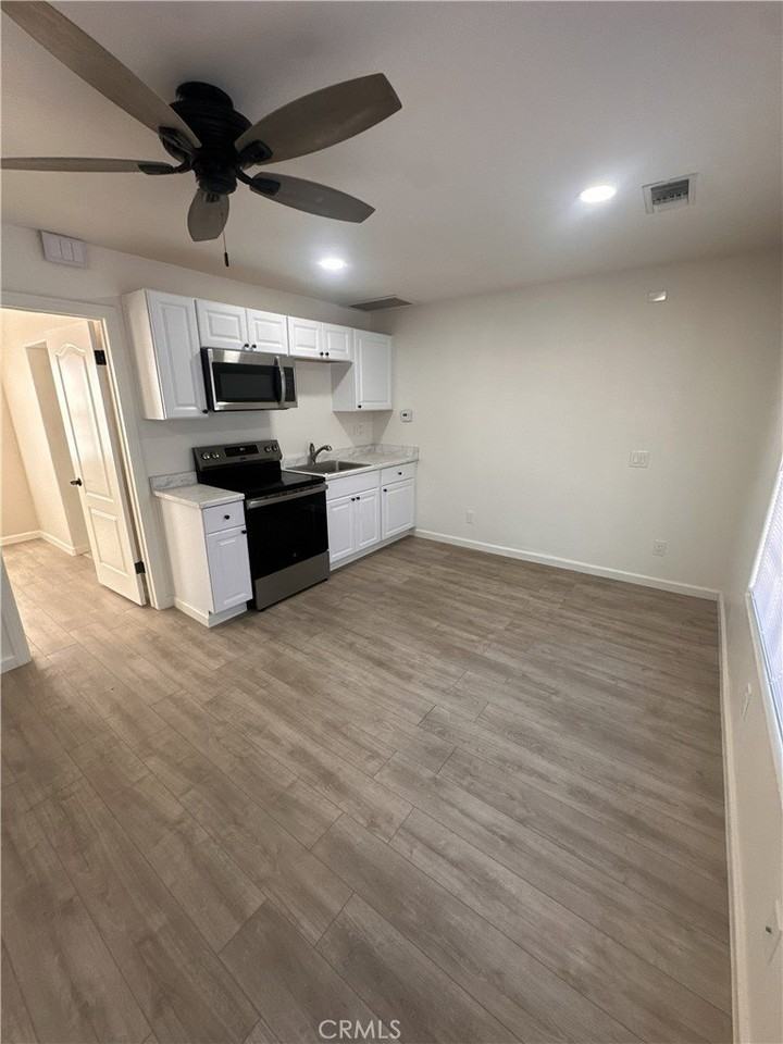 3835 Camellia Dr - Photo 3 of 6