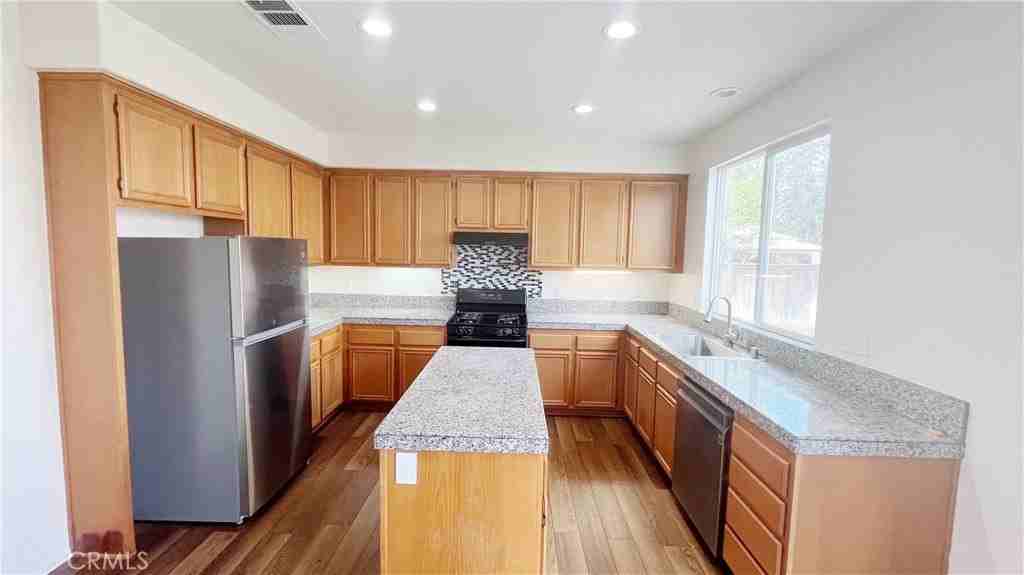 28728 Lantern Park Ln - Photo 3 of 10