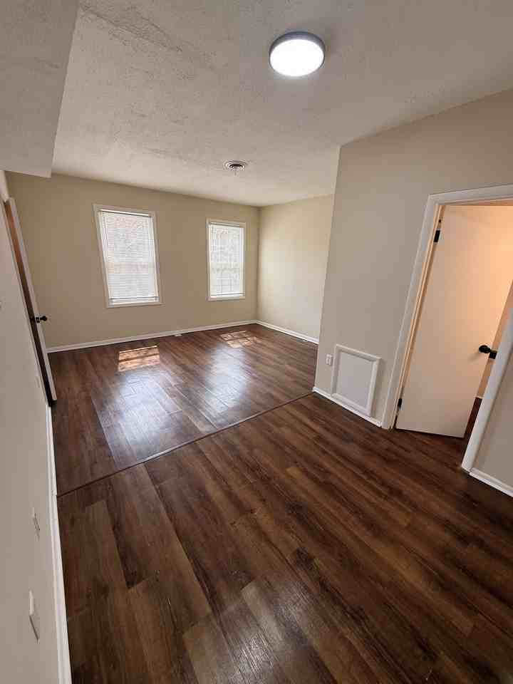 1520 Isherwood Street Northeast - Photo 2 of 19