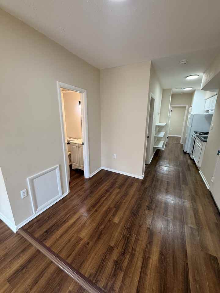 1520 Isherwood Street Northeast - Photo 5 of 19