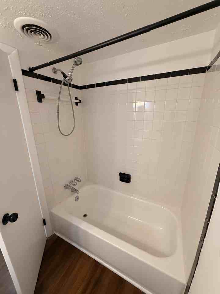 1520 Isherwood Street Northeast - Photo 7 of 19