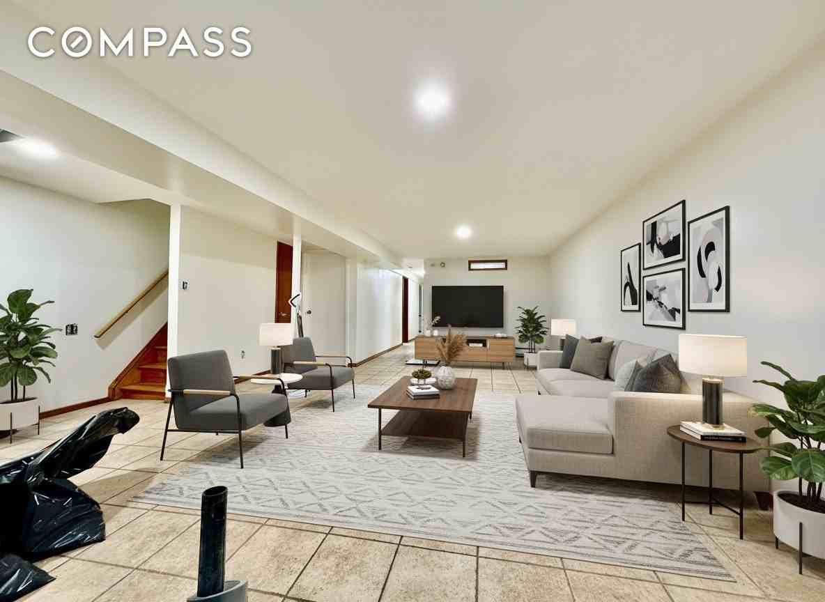 1015 Lincoln Pl #1 - Photo 2 of 7