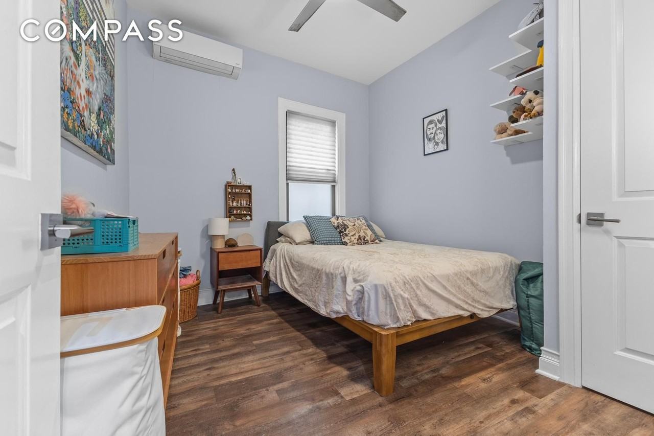 488 Carroll St #1 - Photo 3 of 7