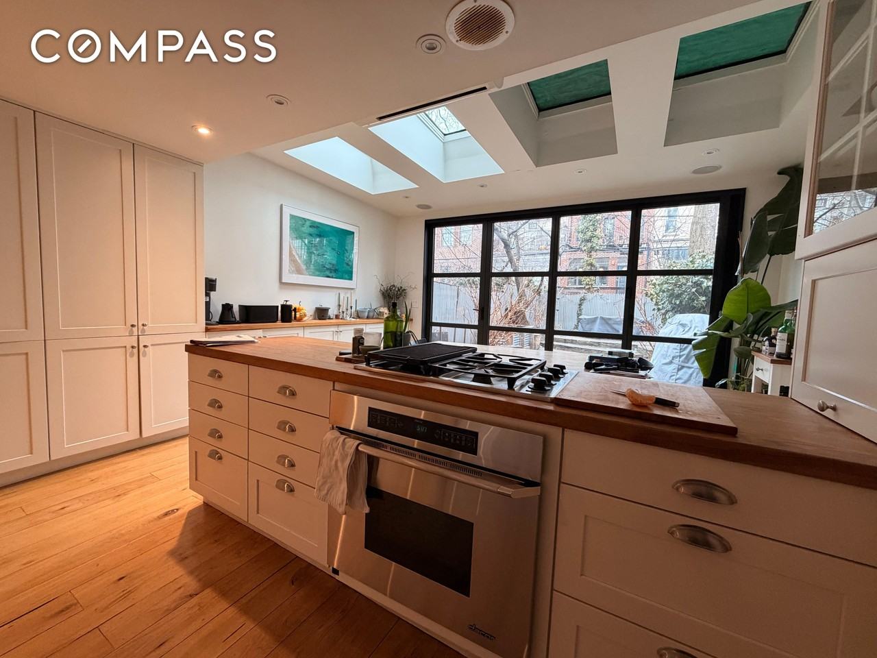 427 10th St #TH - Photo 4 of 18