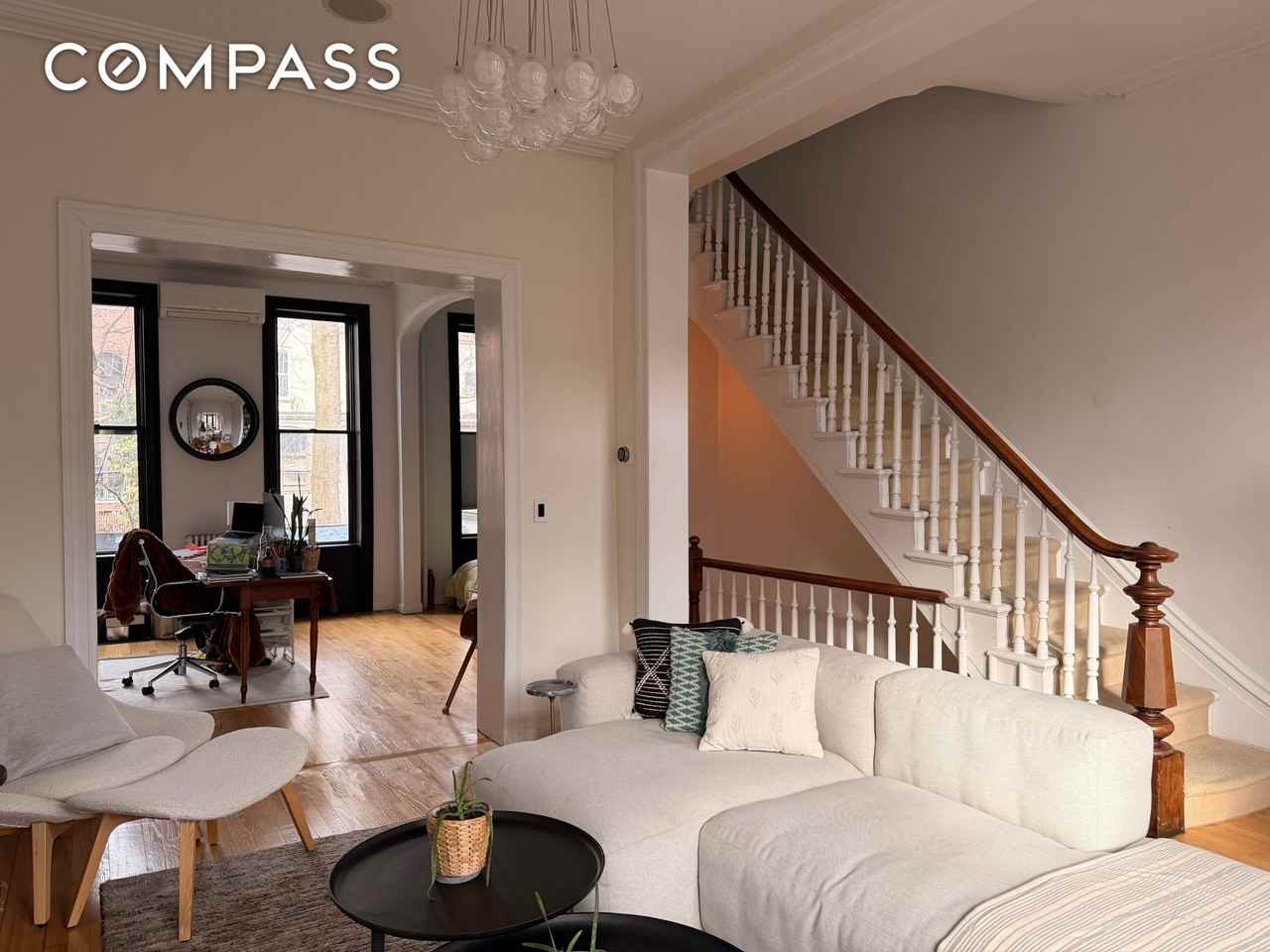 427 10th St #TH - Photo 6 of 18