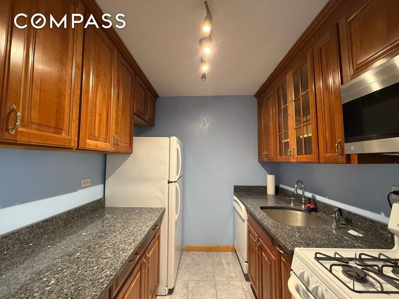 382 Central Park W #8G - Photo 5 of 9