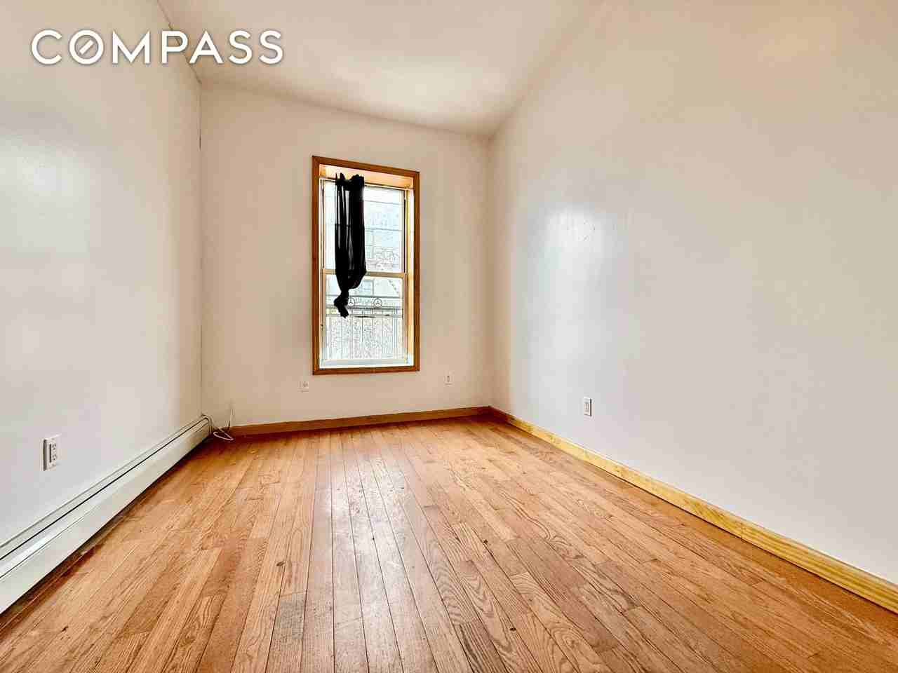 543 53rd St #1 - Photo 3 of 8