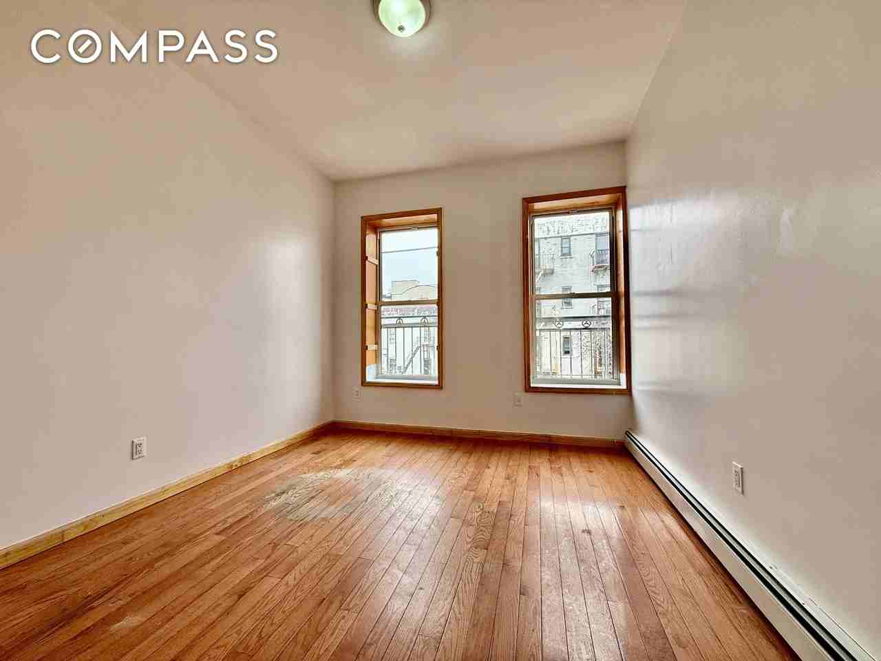 543 53rd St #1 - Photo 4 of 8