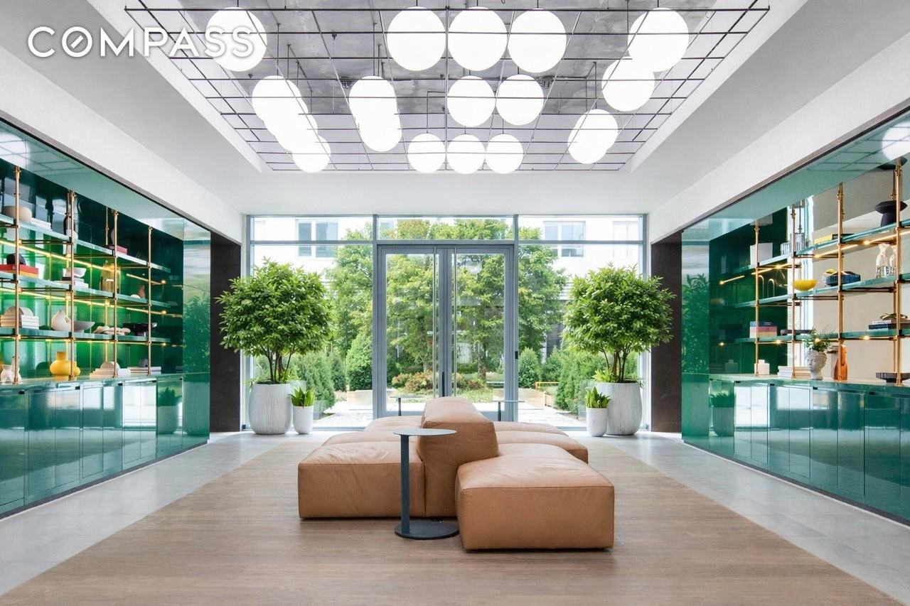 3077 Vernon Blvd #610S - Photo 7 of 9