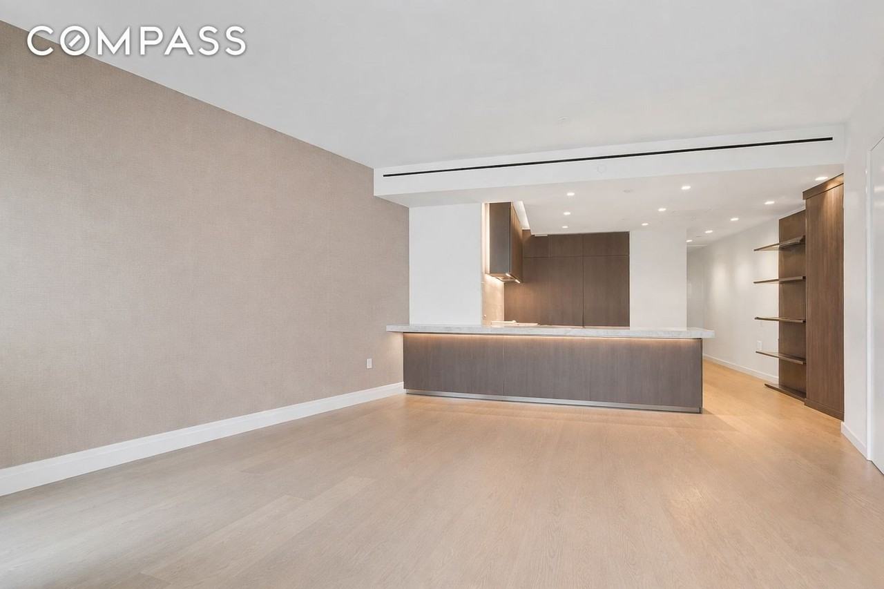 500 W 18th St #W9D - Photo 2 of 5