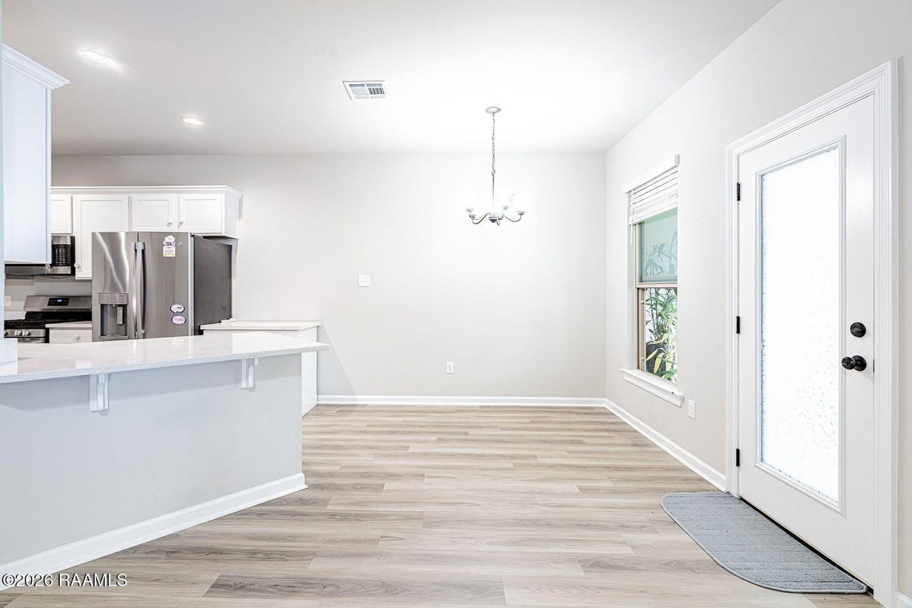 202 Sparkling Meadows Ln - Photo 7 of 30