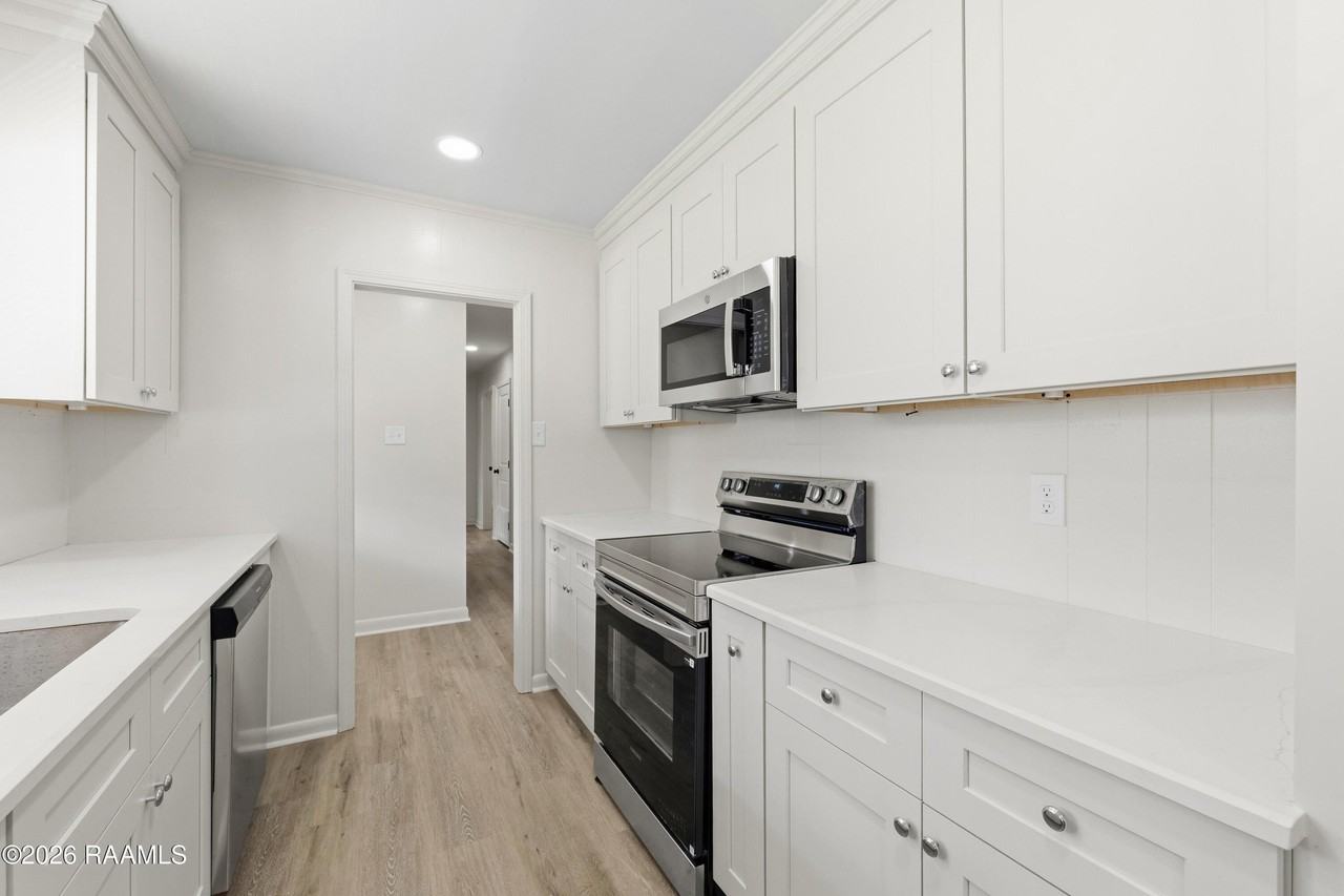 317 Kim Dr - Photo 4 of 24