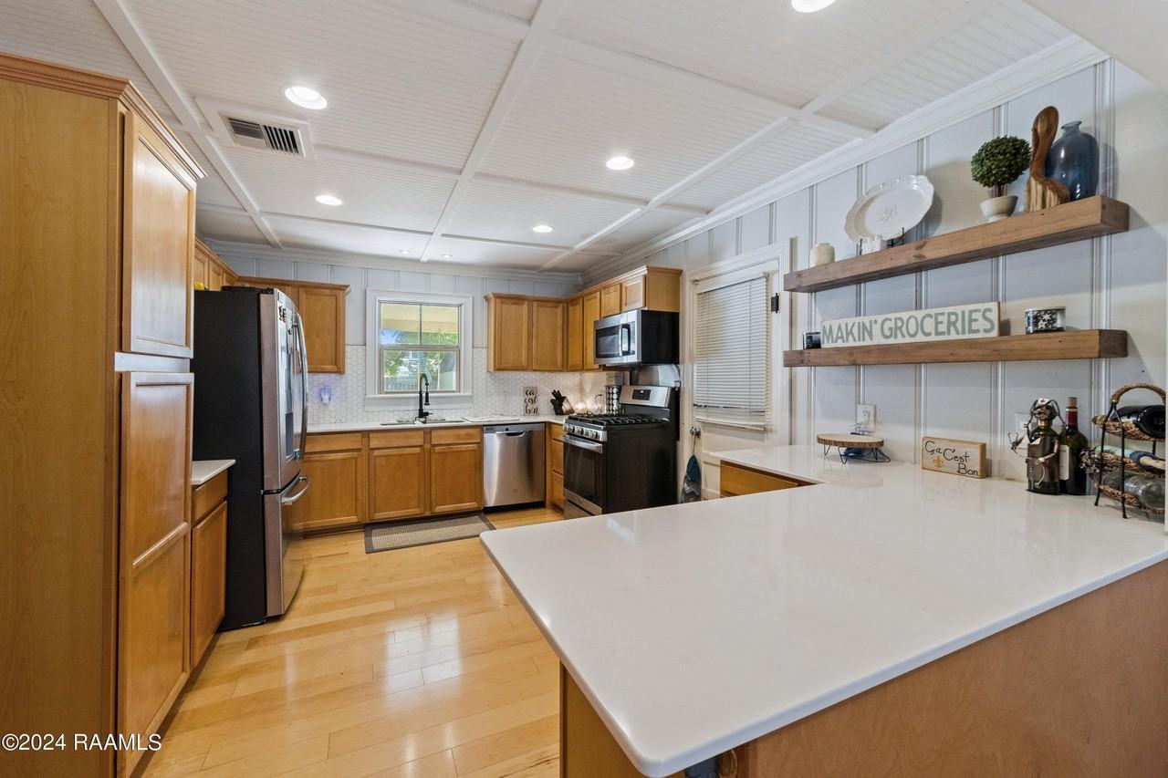 231 Brookside Dr - Photo 3 of 26