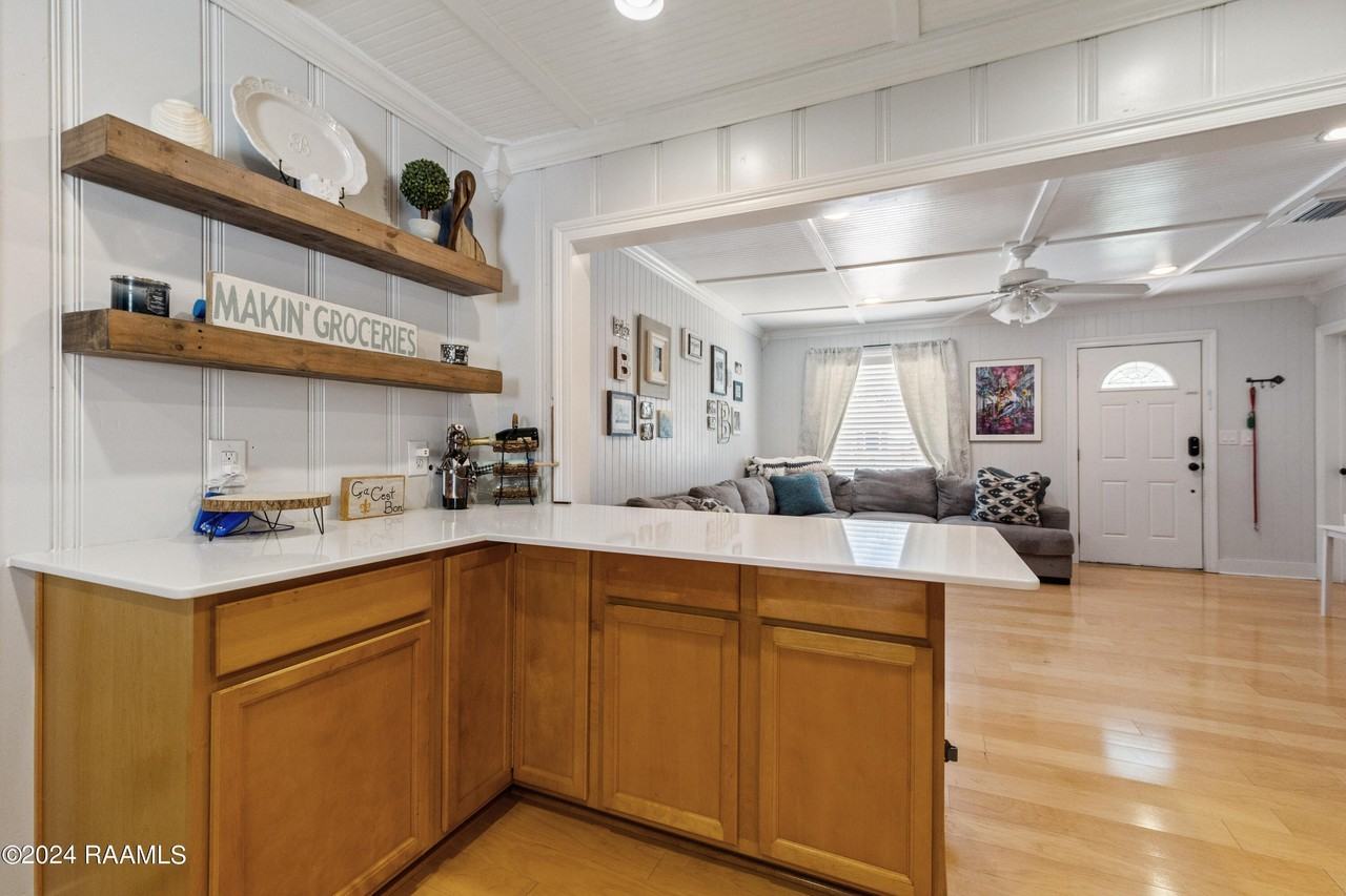 231 Brookside Dr - Photo 4 of 26