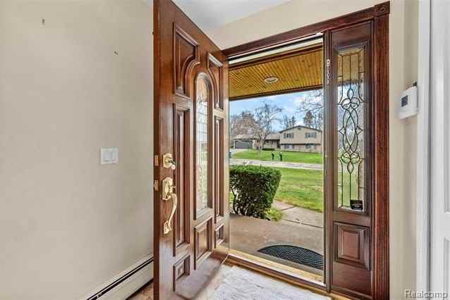 2616 Douglas Dr - Photo 3 of 33