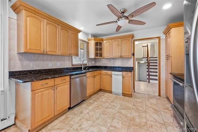 2616 Douglas Dr - Photo 6 of 33