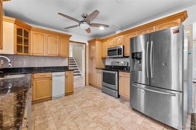 2616 Douglas Dr - Photo 7 of 33