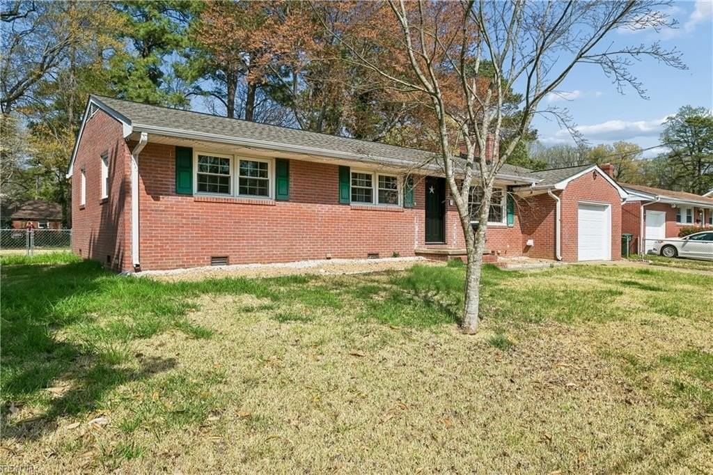 8 Rosewood Ln - Photo 2 of 43