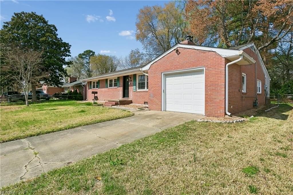 8 Rosewood Ln - Photo 3 of 43