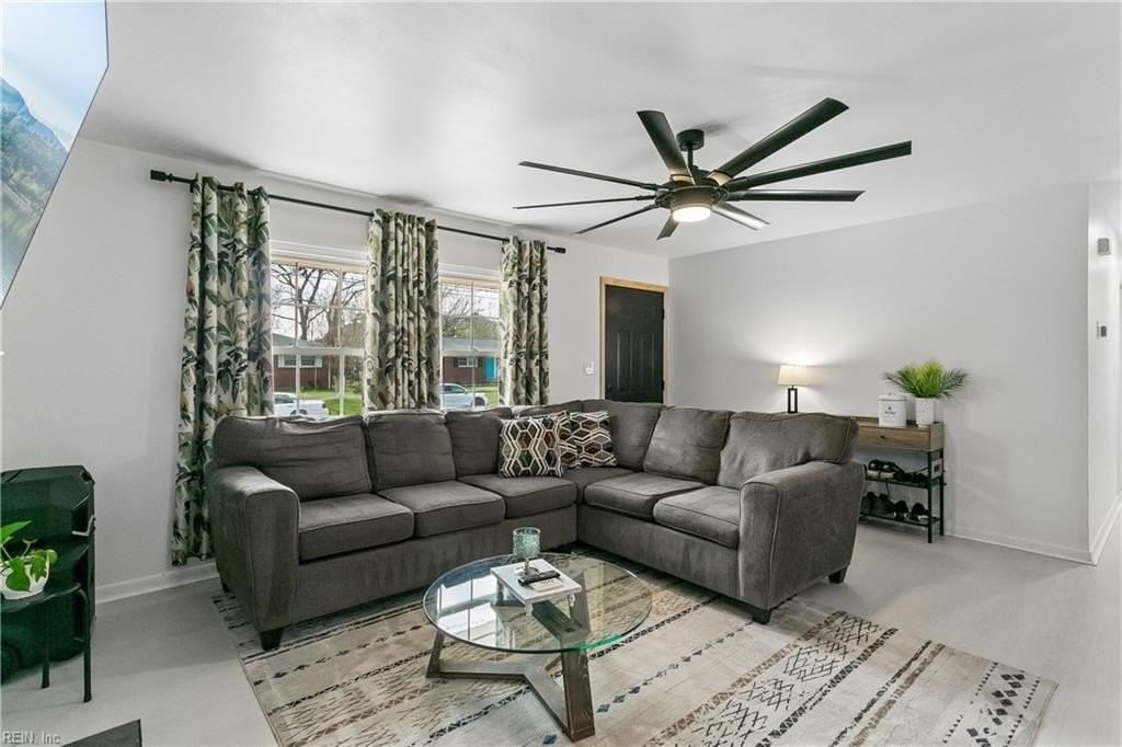 8 Rosewood Ln - Photo 6 of 43