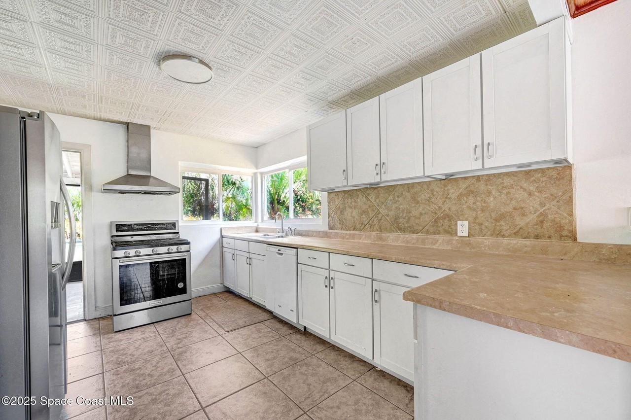 100 Tampa Ave - Photo 5 of 22