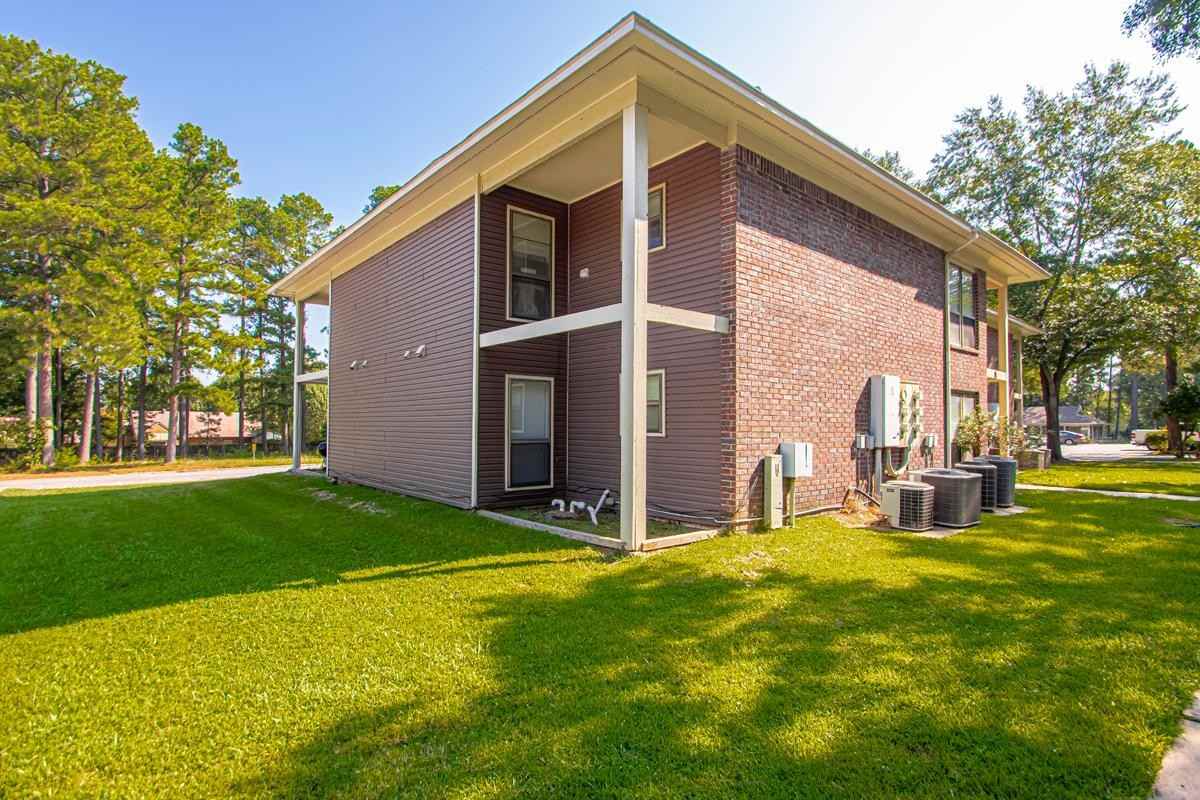 1810 Bishop Rd - Photo 2 of 10