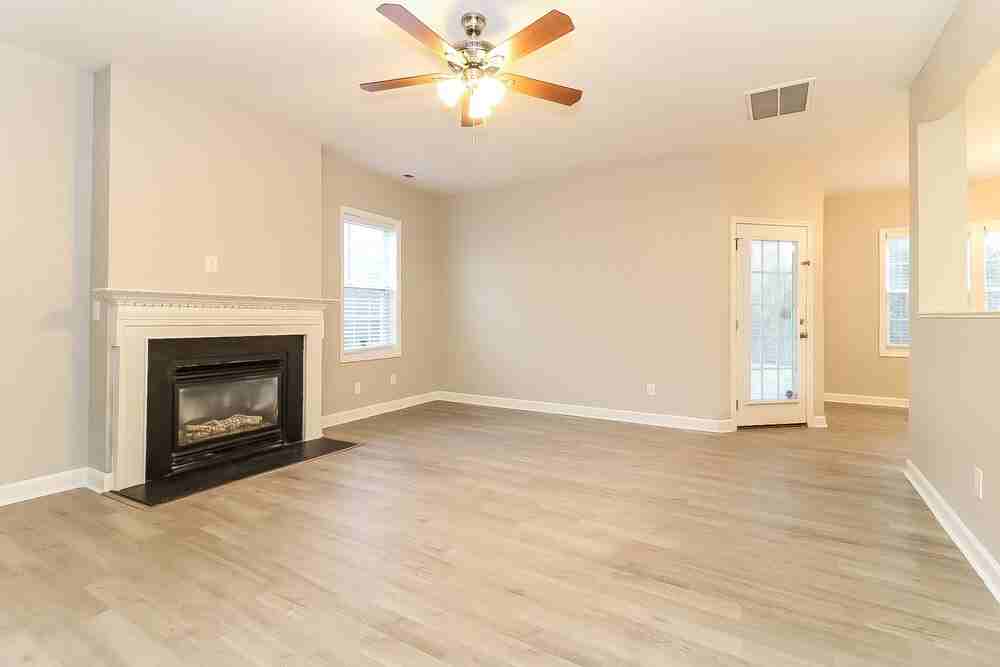 3213 Rendezvous Dr - Photo 4 of 17