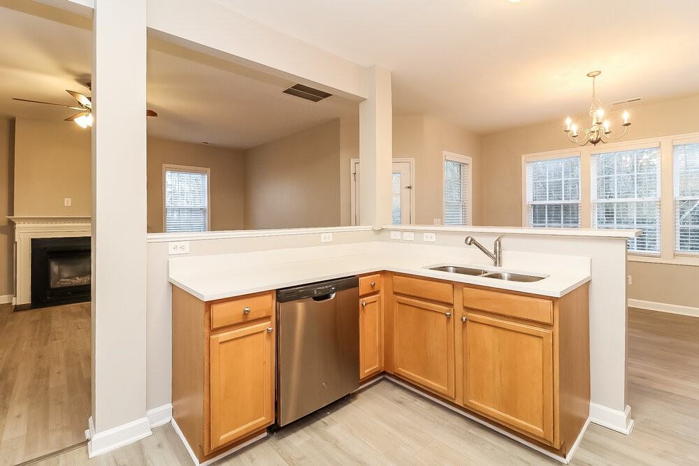 3213 Rendezvous Dr - Photo 7 of 17