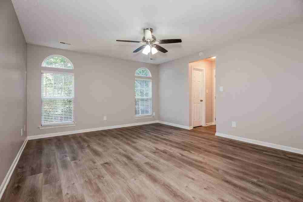 1614 Royal Tree Ct - Photo 4 of 18