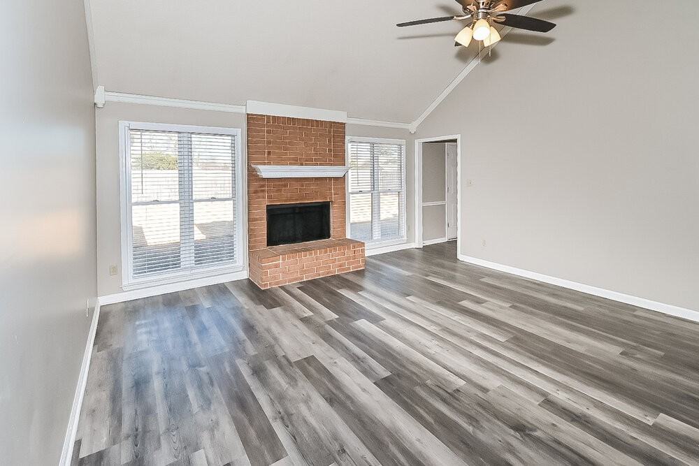 7976 Tankard Dr - Photo 3 of 16