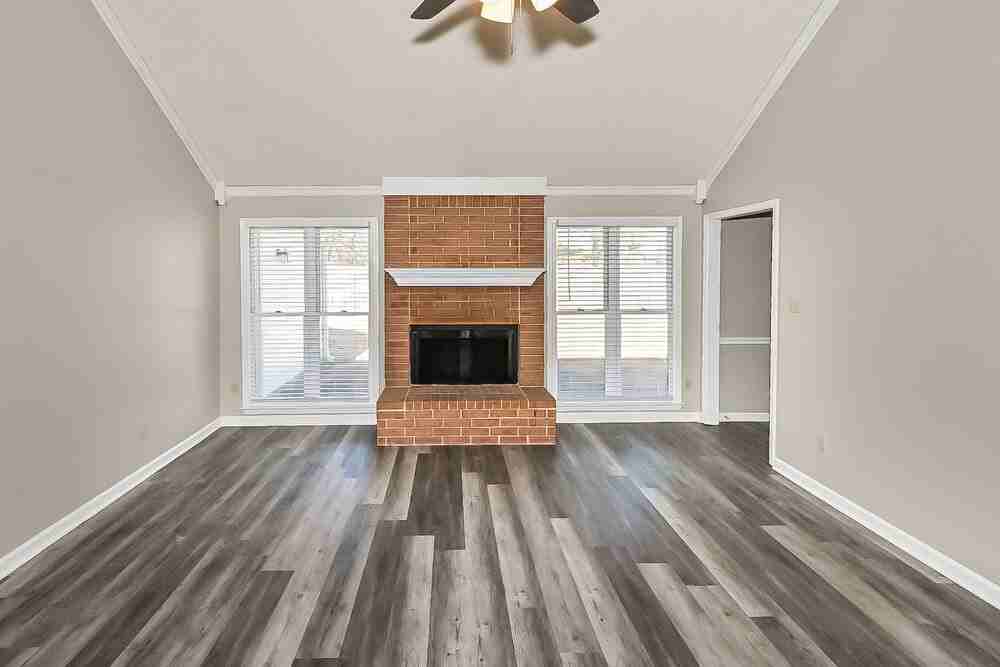 7976 Tankard Dr - Photo 4 of 16