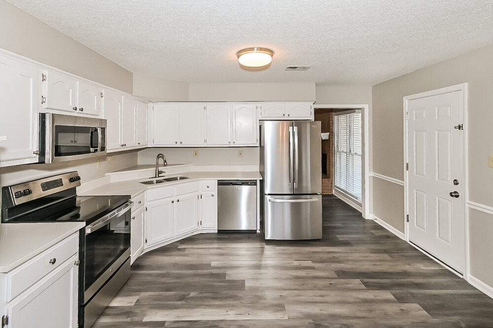 7976 Tankard Dr - Photo 6 of 16