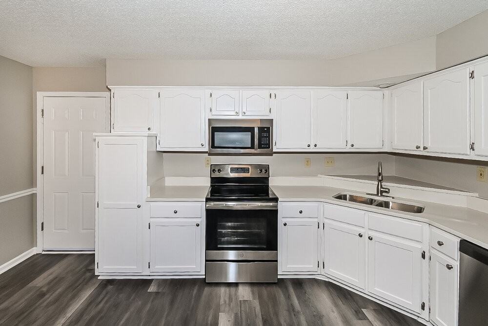 7976 Tankard Dr - Photo 7 of 16