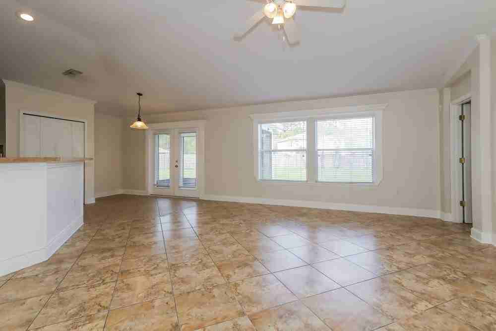 2732 Woodsdale Dr - Photo 5 of 15