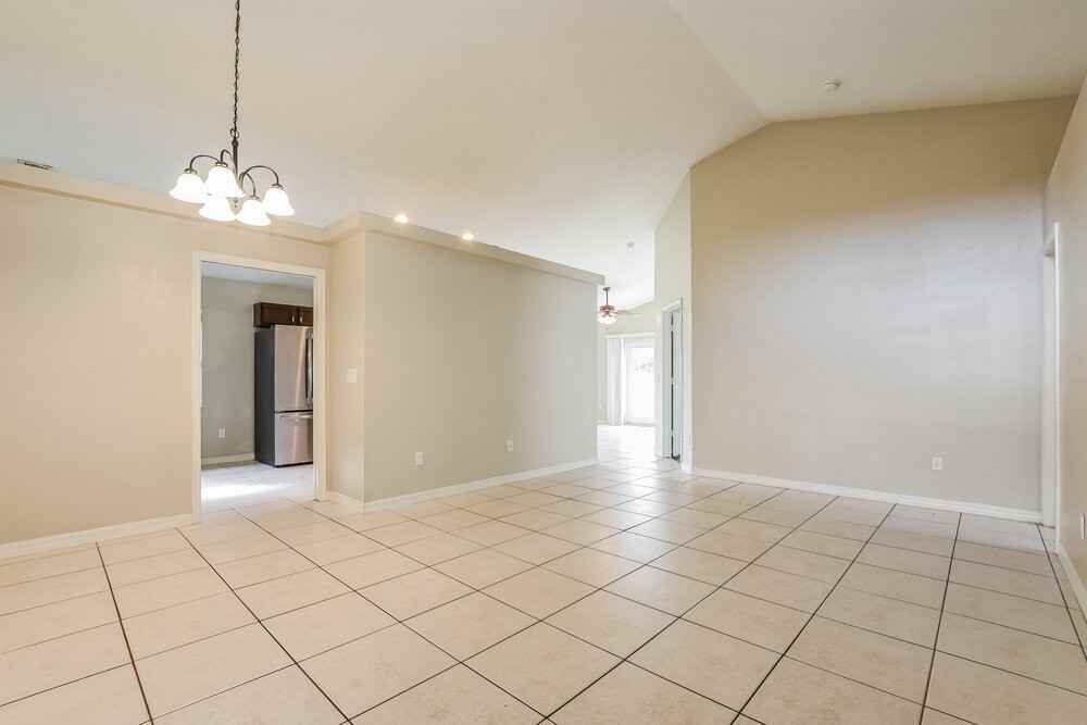 11001 Siting Pl - Photo 4 of 16