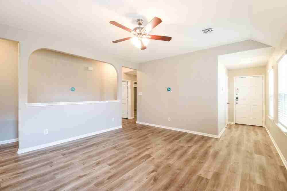 10339 Spruce Villa Trce - Photo 4 of 16