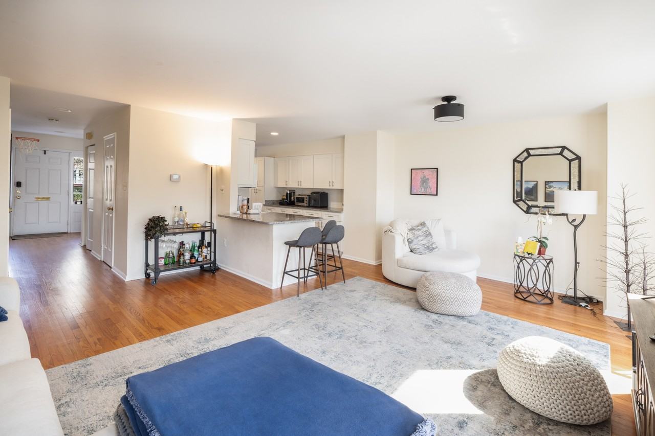 10238 Arizona Cir #1 - Photo 4 of 25