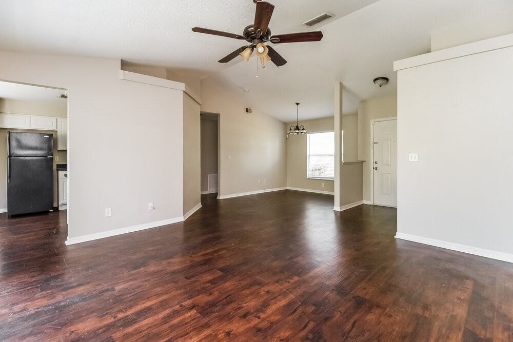 11725 Chapelle Ct - Photo 4 of 16