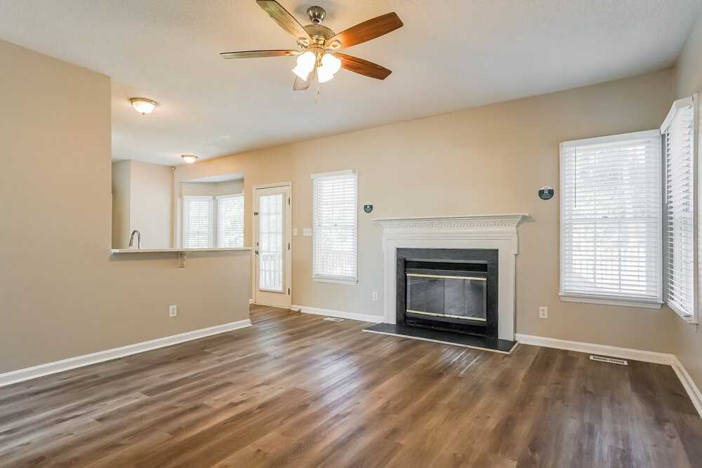 8817 Whitby Ct - Photo 4 of 17