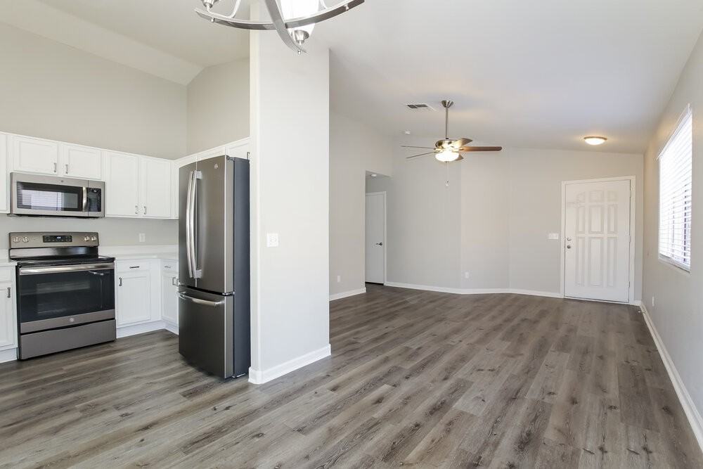 21635 N 29th Dr - Photo 3 of 16