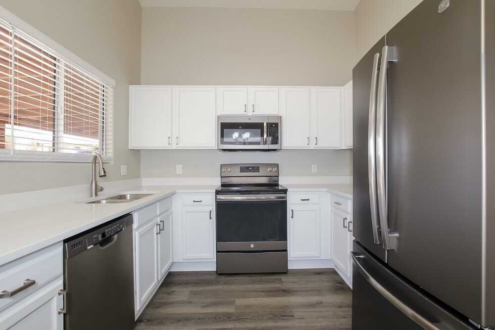 21635 N 29th Dr - Photo 4 of 16