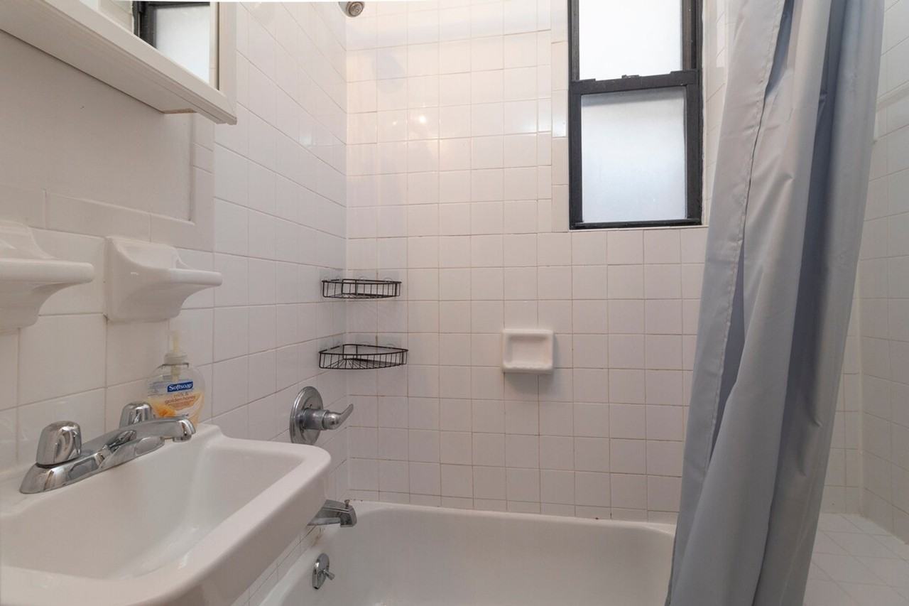 320 E 93rd St #1032045P - Photo 3 of 25