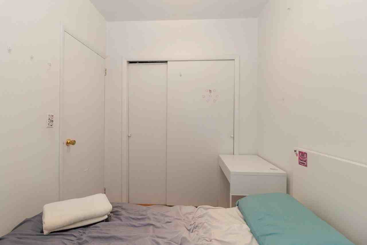 320 E 93rd St #1032045P - Photo 5 of 25