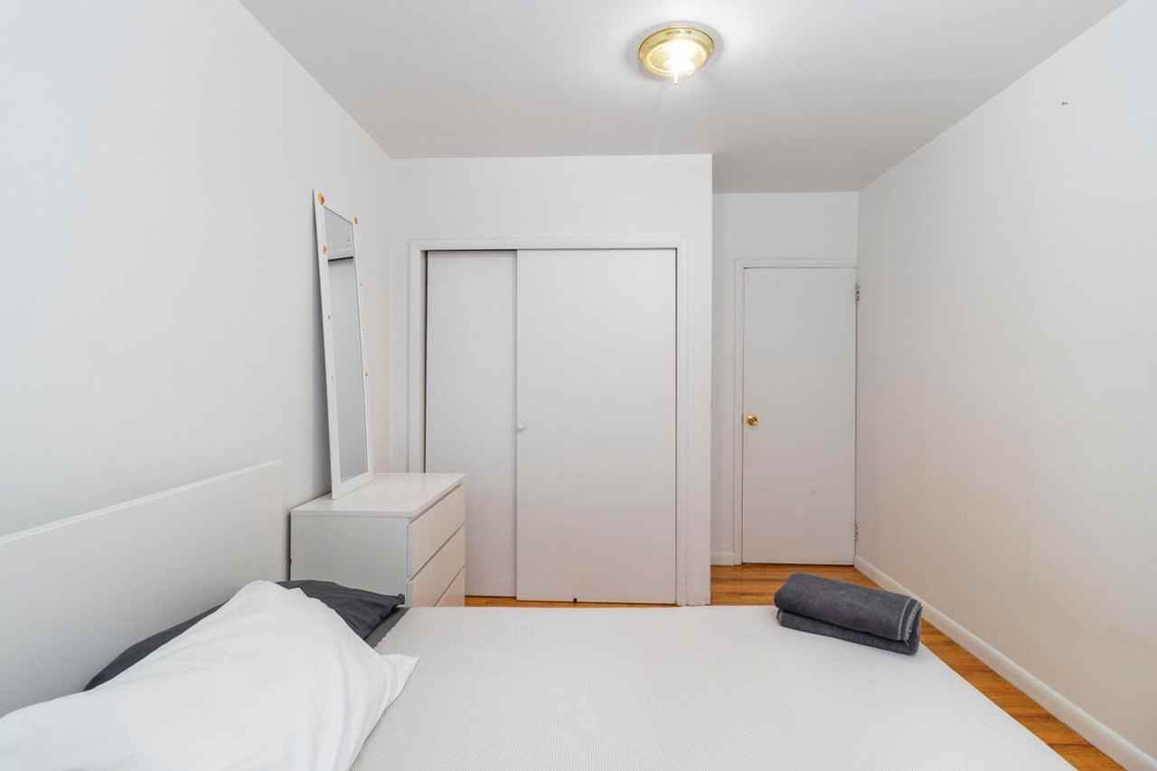 320 E 93rd St #1032045P - Photo 6 of 25