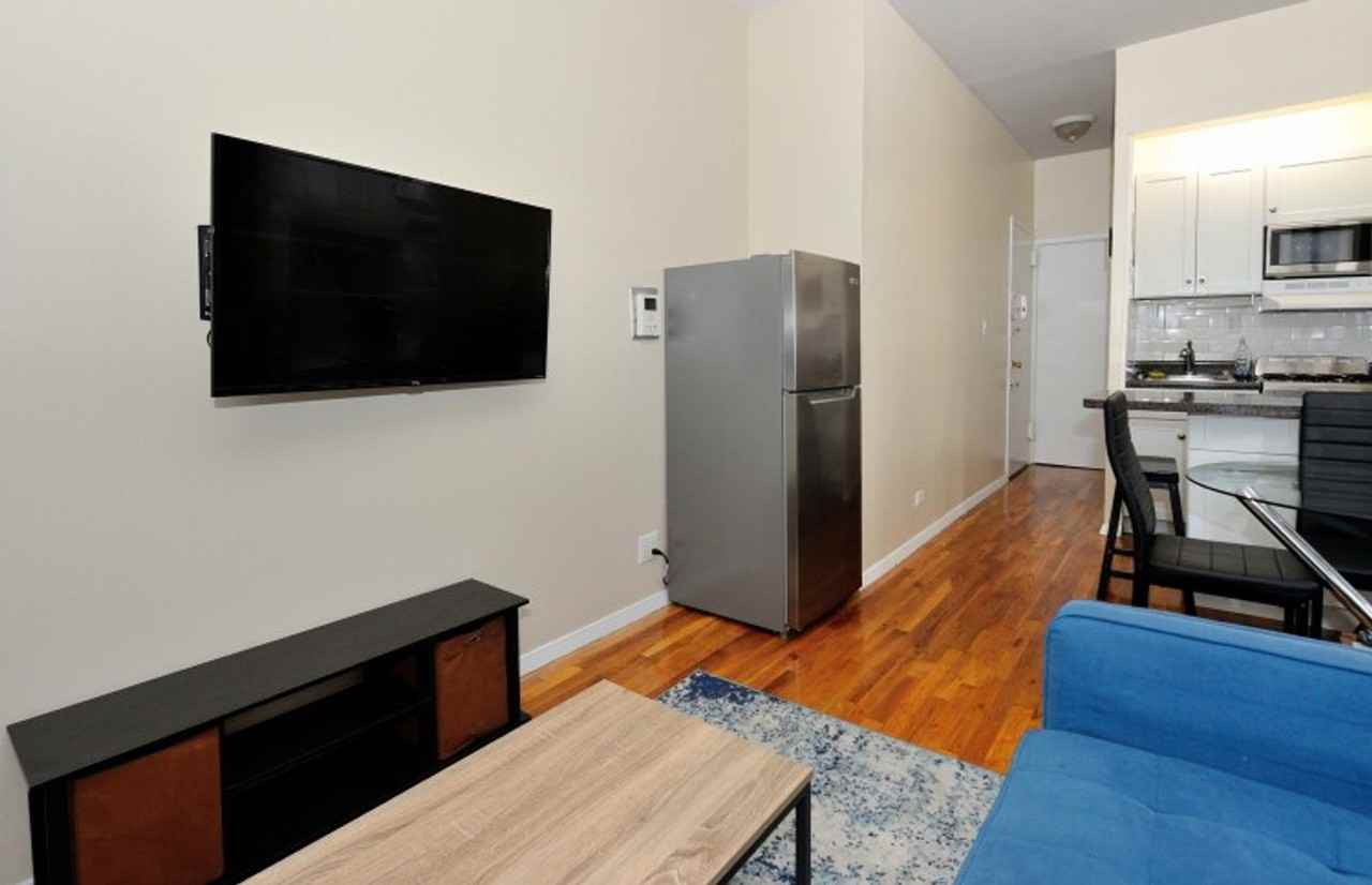 348 E 34th St #1323982P - Photo 5 of 24