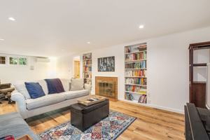 featured image of 3177 Ne 84th St