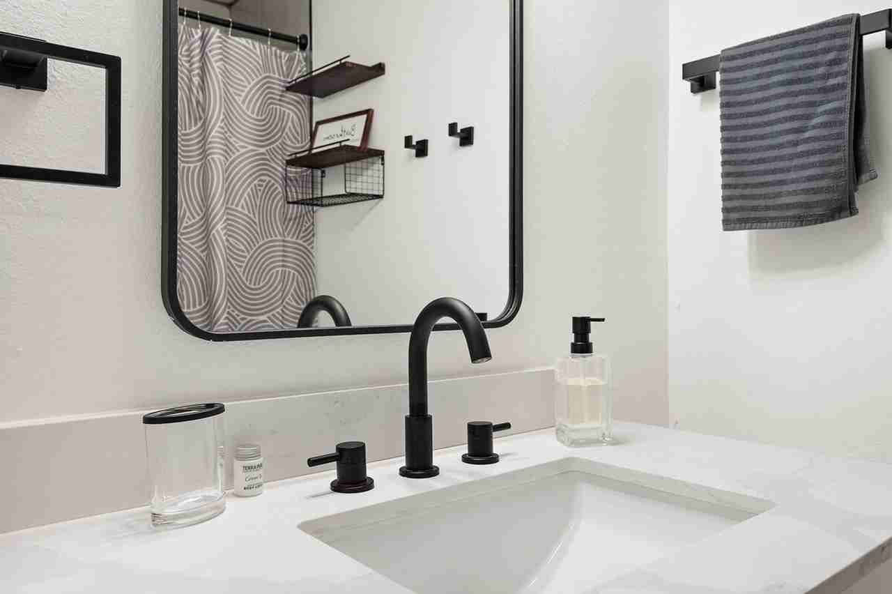 2309 W Colter St #1244326P - Photo 6 of 17